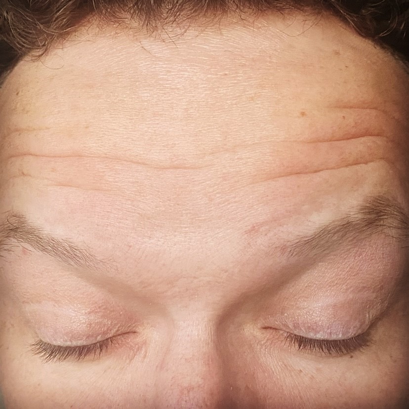 Putter unger. Den yngste falder for en gang skyld i søvn. Hurtigt. Den ældste derimod. Kæmper. Med at give sig hen. Vender. Drejer. Normalt ville jeg blive utålmodig.